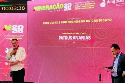 Candidato ao governo de Minas Gerais, Patrus Ananias (PT), durante sabatina promovida pela AMIG Brasil -  (crédito: Edésio Ferreira/EM/D.A. Press)