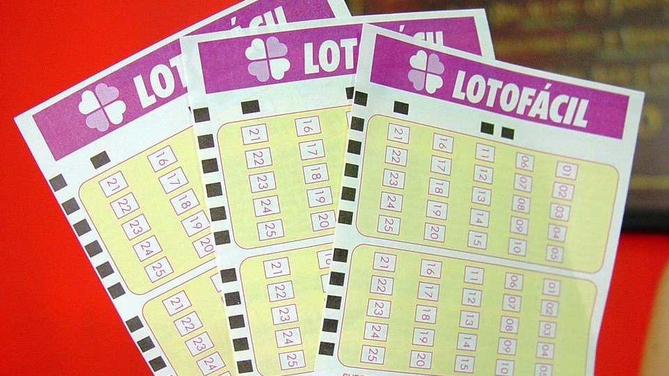 Apostas da Lotof&aacute;cil, modalidade que premiou um morador de Arinos, Minas Gerais, com quase R$ 2 milh&otilde;es -  (crédito: Reprodu&ccedil;&atilde;o)