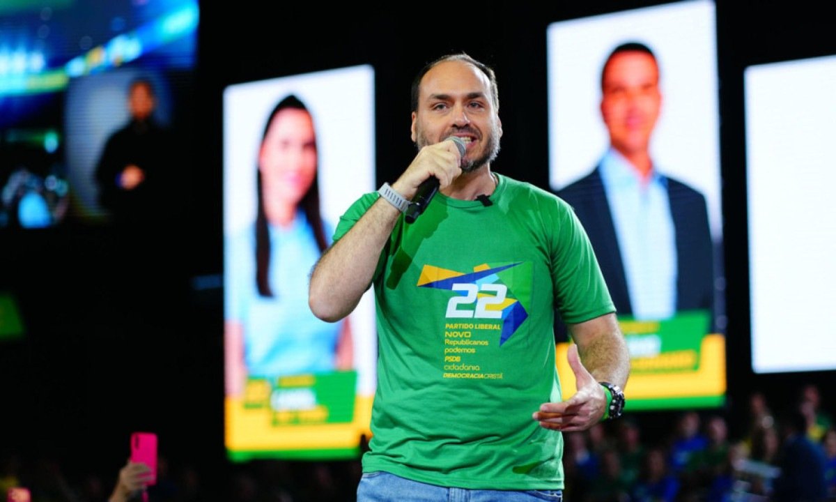 Em Santa Catarina, Carol De Toni se expõe ao apostar fichas na dobradinha com Carluxo - (crédito: Foto: Vittor Sales/PL)