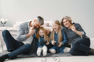 As noites de jogos em família ganham novas formas no mundo virtual