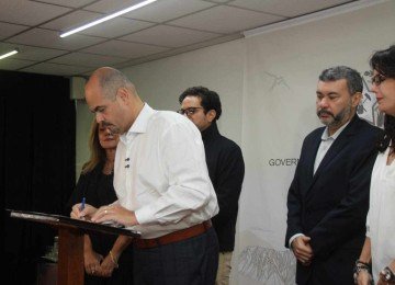 A medida vale para publicidade direta ou indireta e alcança bens, espaços, equipamentos e estruturas administrados pelo Poder Executivo -  (crédito: Jair Amaral/EM/D.A Press)
