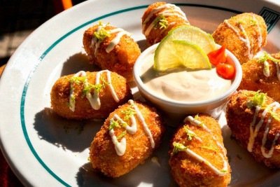 Croquete de porco com molho de limão é a porção que será servida no Pop Kid durante o Viradão Gastronômico  -  (crédito: Alisson Braga/Divulgação )