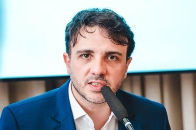 O que diz Renan Santos sobre deixar a vacinação de fora do plano de governo -  (crédito: Foto: Felipe Soares/Partido Missão)