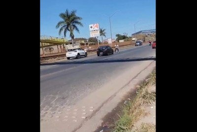 Atropelamento aconteceu no quilômetro 518 da rodovia -  (crédito: Redes sociais/Reprodução)