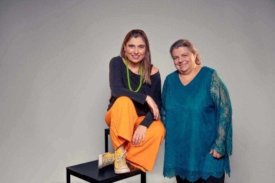 As paulistanas Debora Gurgel (pianista) e Dani Gurgel (cantora), mãe e filha, são convidadas da Série BH Instrumental, amanhã, junto com Fi Maróstica (baixo) e Cléber Almeida  (bateria)  -  (crédito: Divulgação)