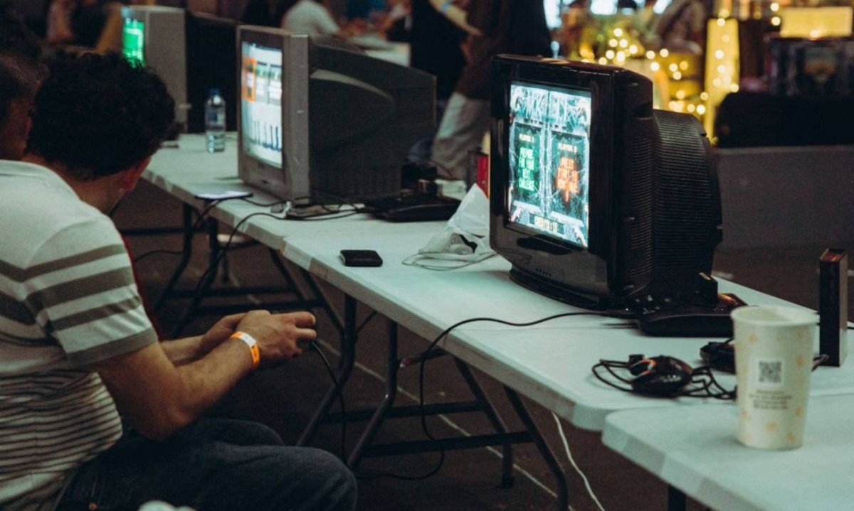 Aparelhos de gerações anteriores ainda fazem parte da experiência associada aos games antigos - (crédito: pexels)