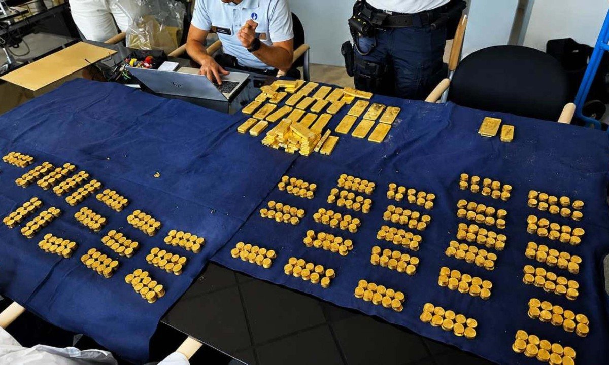 Pedreiros encontram tesouro em ouro cotado em R$ 54 milhões - (crédito: DINO)