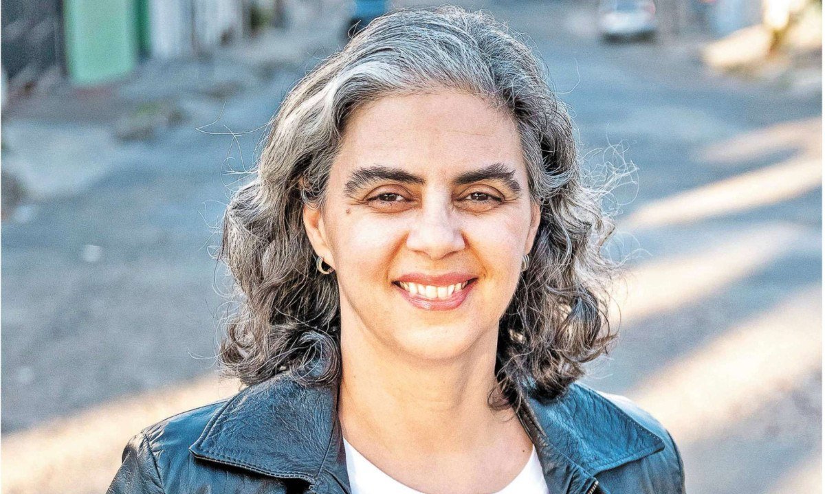 A poeta Ana Elisa Ribeiro - (crédito: Sandra Dias Lucindo/Divulgação)