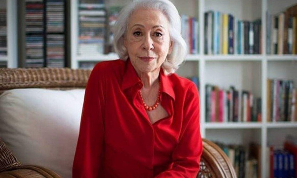 Fernanda Montenegro: Nascida em 16 de outubro de 1929, foi a primeira atriz contratada pela TV Tupi, em 1951. A atriz continua com uma carreira ativa e acumulou novos trabalhos no cinema nos últimos anos. Entre os filmes mais recentes que participou estão "Ainda Estou Aqui", de 2024, "Vitória", lançado em 2025, e "Velhos Bandidos", de 2026. - (crédito: Reprodução/Instagram)