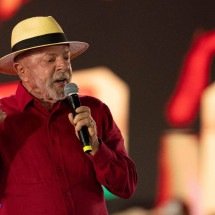 Em BH, Lula diz que tenta 4º mandato porque 'ainda falta muito o que fazer' - Douglas MAGNO / AFP