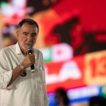 Patrus promete tentar reestatização da Copasa se for eleito - Douglas MAGNO / AFP