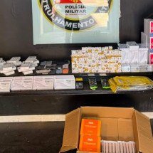 BH: homem é preso com 128 celulares e centenas de remédios para emagrecer - Reprodução/PMMG