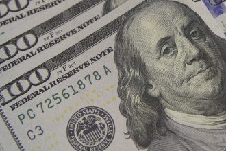 Com debate eleitoral morno, dólar ainda não assusta