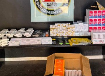 Os produtos apreendidos foram encaminhados a Polícia Federal -  (crédito: Reprodução/PMMG)