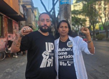 Candidata ao governo de Minas Gerais se encontrou com o músico para ato na região central de Belo Horizonte (21/8) -  (crédito: Reprodução/Assessoria UP)