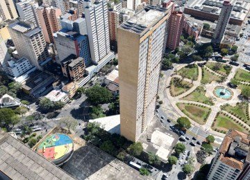 Na foto de drone, a Praca Raul Soares e o edificio JK. -  (crédito: Leandro Couri/EM/D.A.Press)