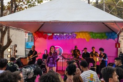 Primeira edição da Parada do Orgulho LGBTQIAPN+ de Nova Lima aconteceu na Praça do Mineiro em 2025 -  (crédito: Divulgação/CDA)