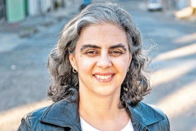 A poeta Ana Elisa Ribeiro -  (crédito: Sandra Dias Lucindo/Divulgação)