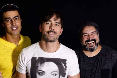 Emerson Neiva, Alexandre Maia e Fab&atilde;o, atuais integrantes da banda, tamb&eacute;m t&ecirc;m novidades para apresentar ao p&uacute;blico -  (crédito: Divulga&ccedil;&atilde;o)