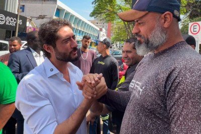 Gabriel também se reuniu com lideranças de motoboys, motoristas de aplicativo e mototaxistas -  (crédito: MDB/Divulgação)