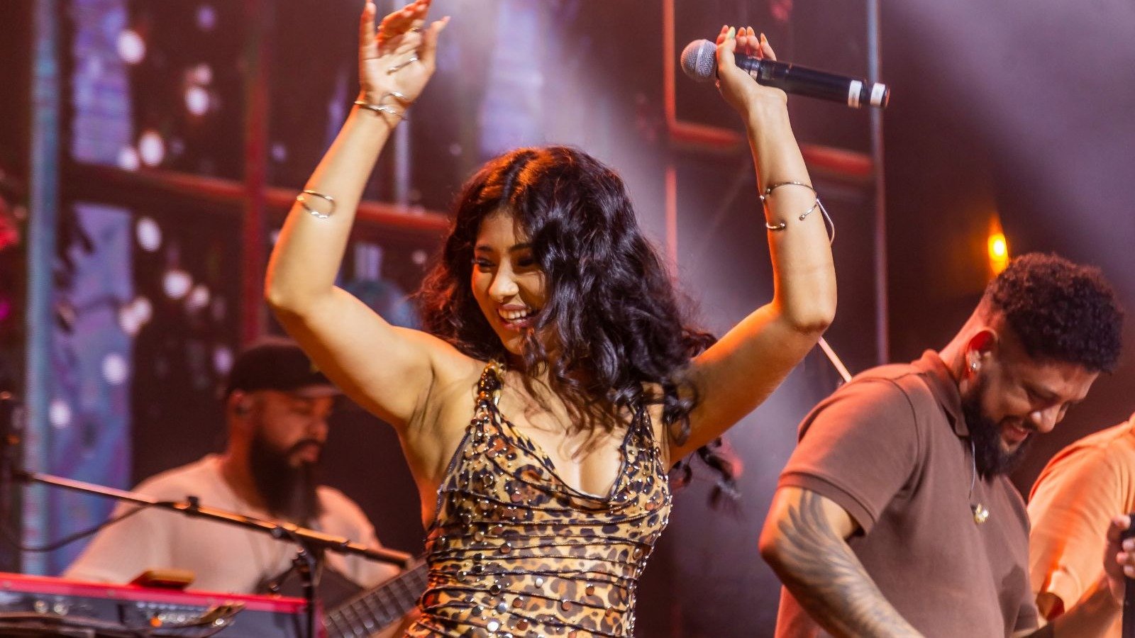 A cantora Zaynara em performance vibrante que antecipa sua participa&ccedil;&atilde;o no Palco Sunset do Rock in Rio -  (crédito: Divulga&ccedil;&atilde;o Natura/ Paulo Savala)