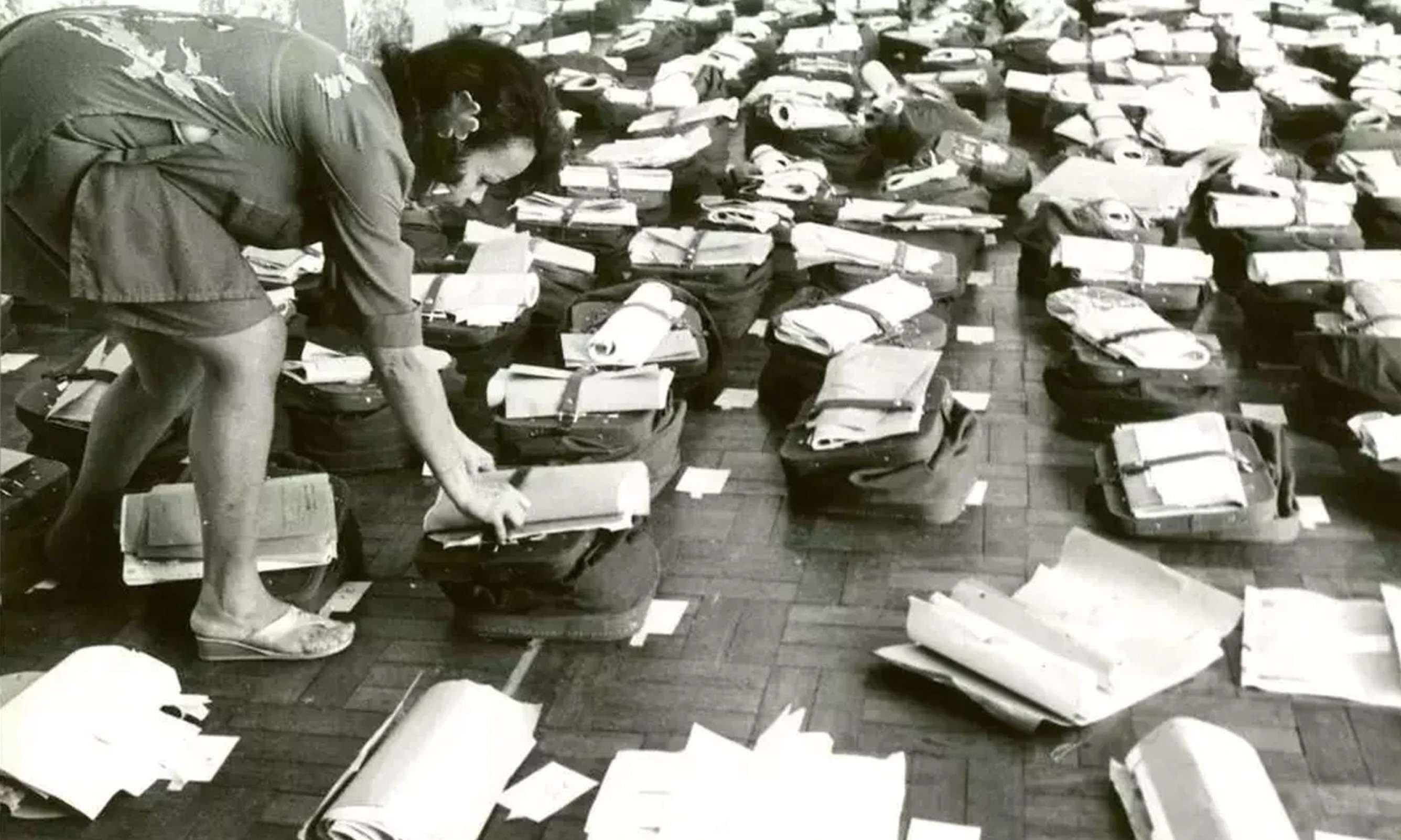 Urnas de voto em papel ainda n&atilde;o apuradas das elei&ccedil;&otilde;es de 1988 em Belo Horizonte