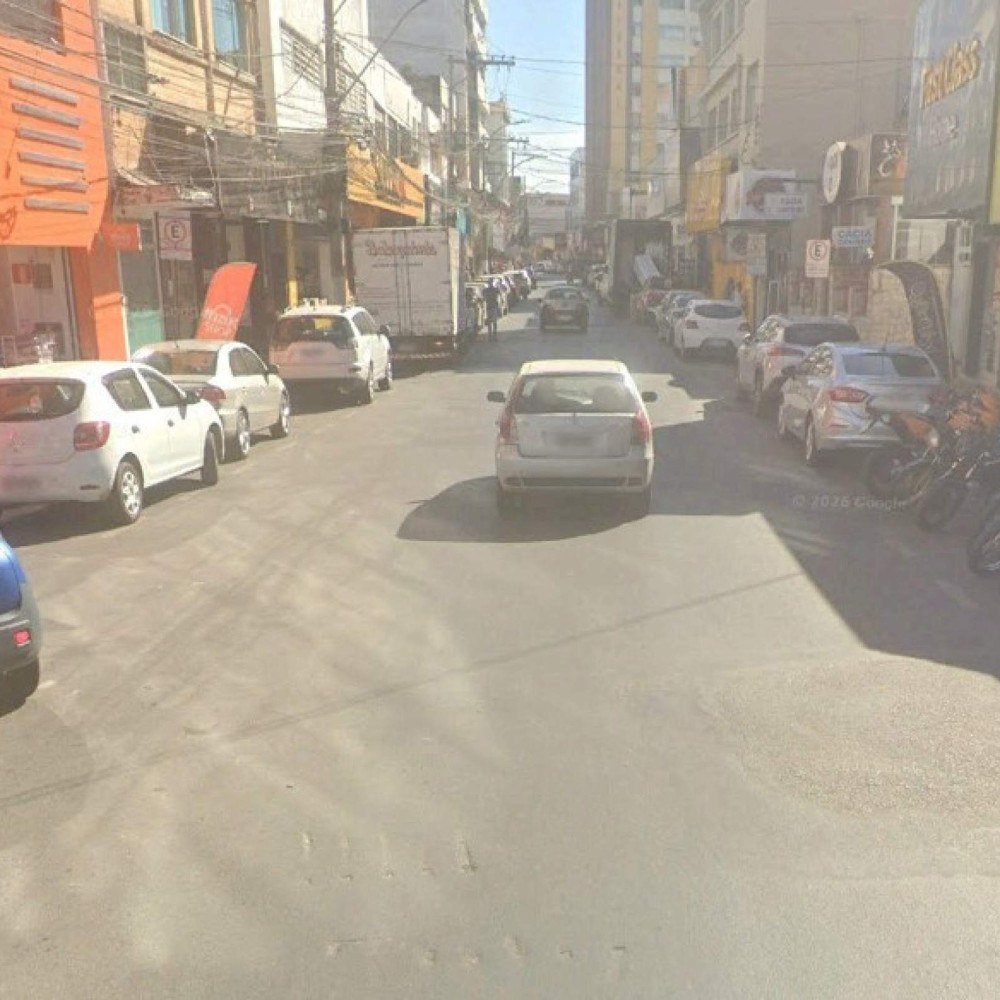 Carro desgovernado deixa criança de 6 anos e outras pessoas feridas em MG