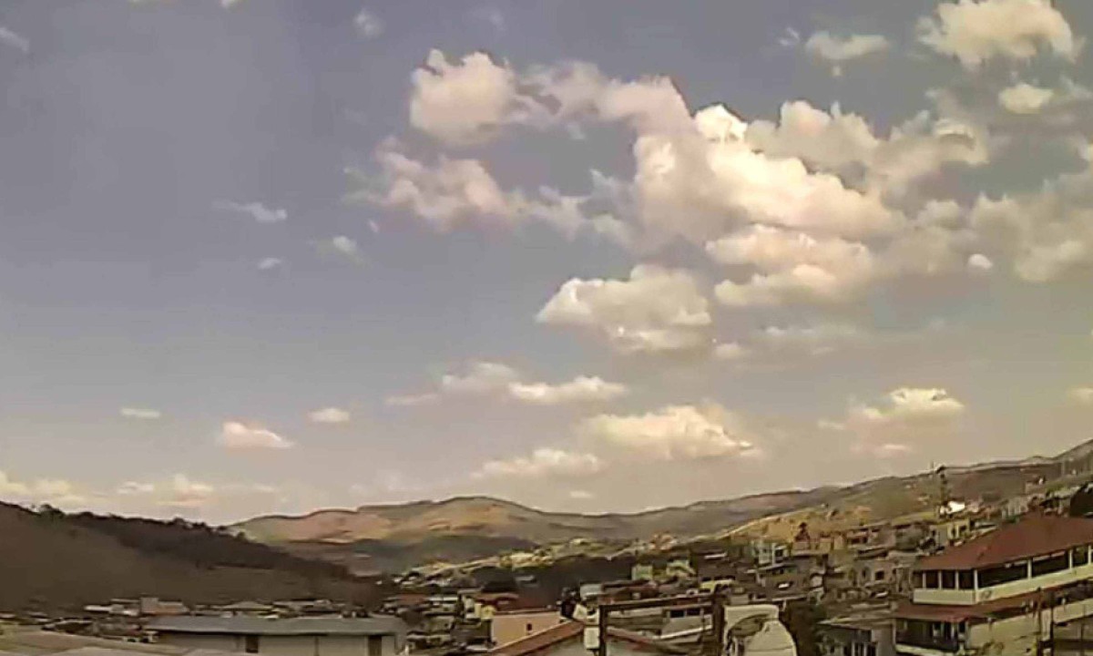 Itabira, na Região Central de Minas Gerais, está entre os municípios sob alerta de baixa umidade - (crédito: Clima ao Vivo)
