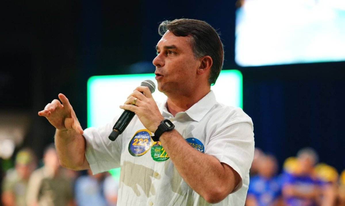 Candidato à Presidência da República Flávio Bolsonaro (PL) em agenda de campanha - (crédito: Divulgação/Campanha Flávio Bolsonaro)