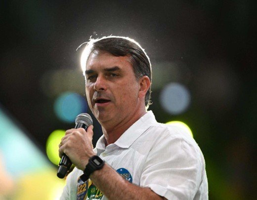 Ação de improbidade apura a existência de funcionários fantasmas e o suposto repasse de parte dos salários de servidores do antigo gabinete do hoje candidato à Presidência -  (crédito:  AFP)