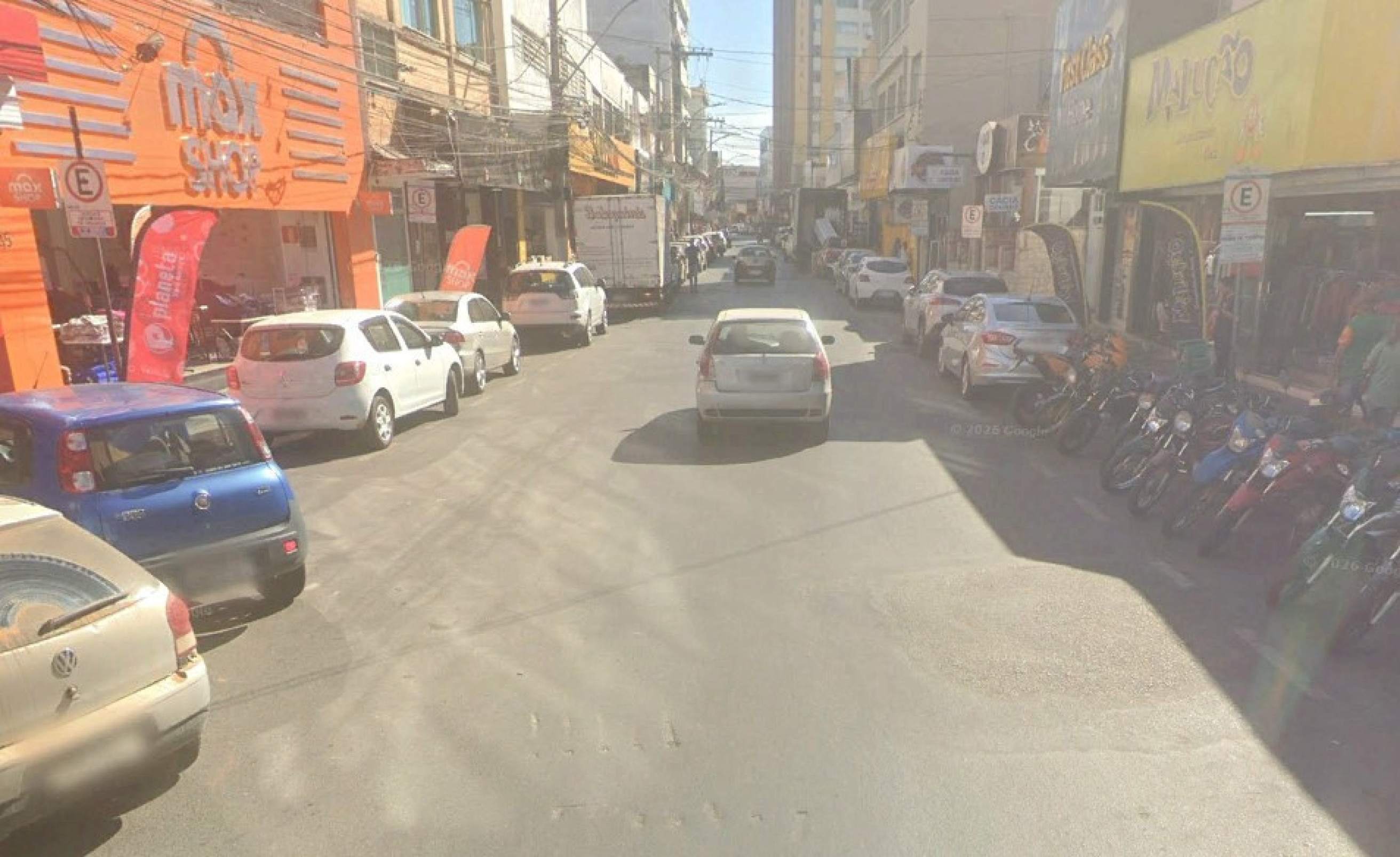 Carro desgovernado deixa criança de 6 anos e outras pessoas feridas em MG