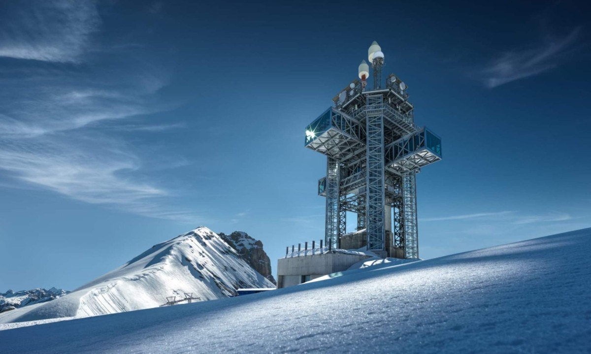 No Monte Titlis, a nova Titlis Tower, a 3.020 metros de altitude, oferece uma experiência impressionante dos Alpes suíços - (crédito: Titlis/Divulgação)