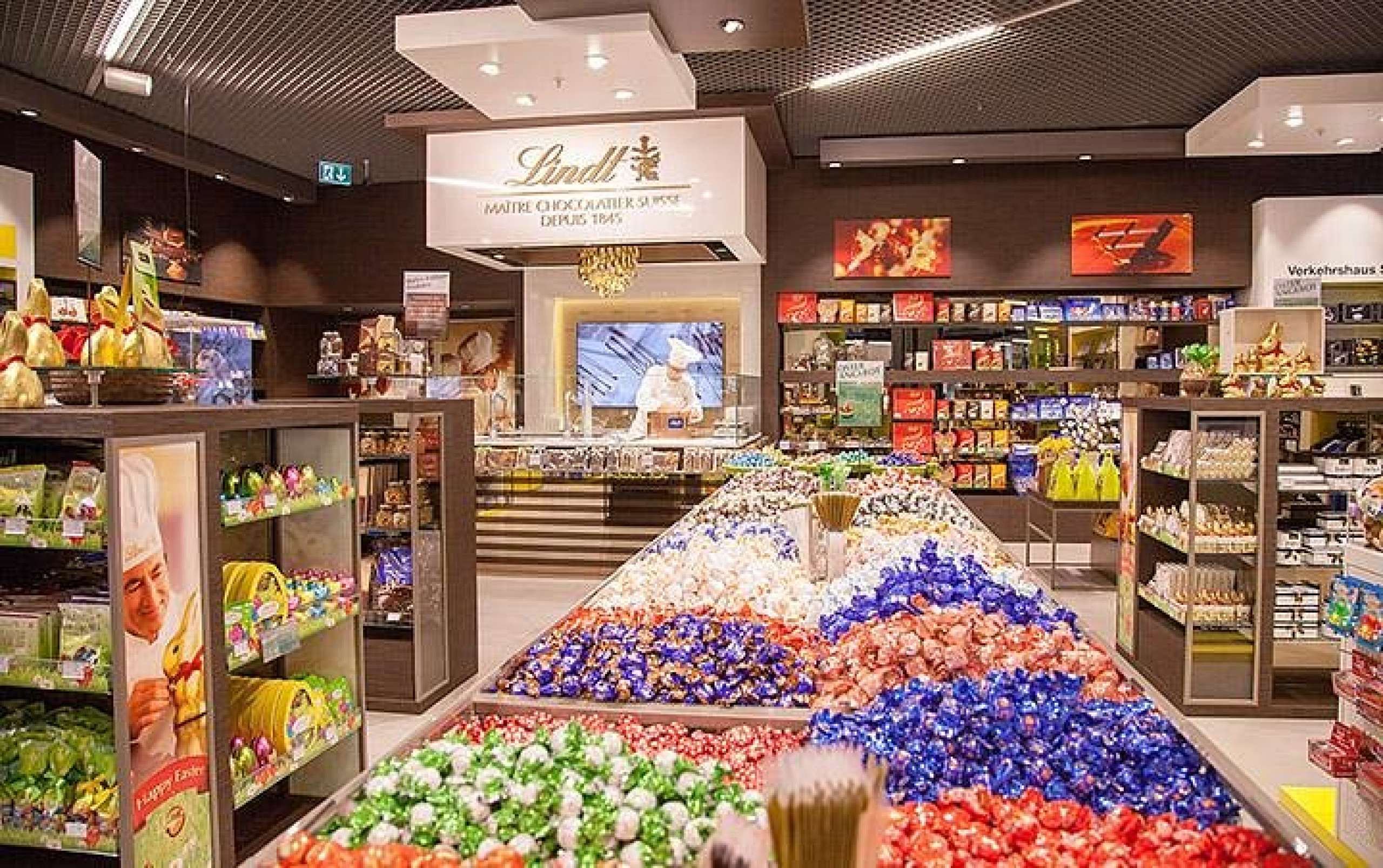Visite a loja da Lindt em Lucerna e experimente a variedade da fábrica de chocolates mais famosa da Suíça-TripAdvisor