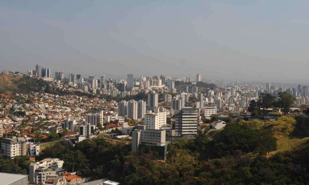 Em outras regiões do estado a previsão indica pancadas de chuva e trovoadas isoladas - (crédito: Leandro Couri/EM/D.A Press)
