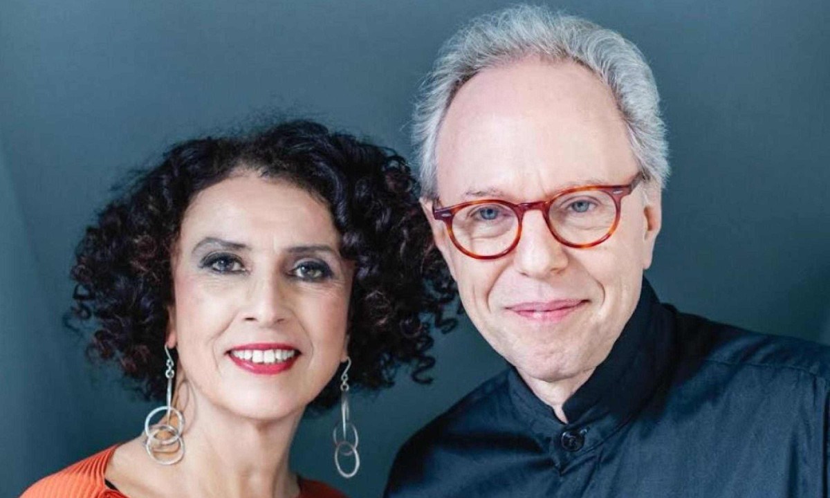Arthur Nestrovski e Paula Morelenbaum apresentam espetáculo "Tom Jobim - Poesia e música em estado de canção" no Letra em Cena - (crédito: Divulgação)