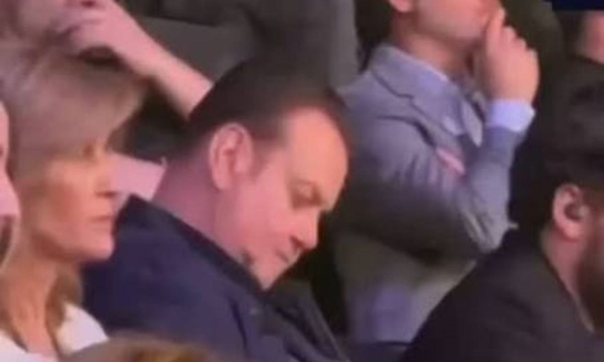 Gilberto Kassab (PSD) é flagrado dormindo durante debate da Band - (crédito: Reprodução/Redes sociais)