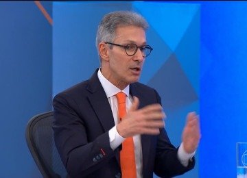 Romeu Zema foi o primeiro entrevistado da série da Globo com presidenciáveis -  (crédito: Reprodução/Globo)