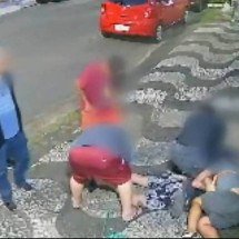 Homem entra em surto após morte do pai e morre asfixiado ao ser imobilizado - Reprodução