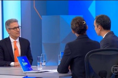 Candidato &agrave; Presid&ecirc;ncia responde a questionamento sobre a d&iacute;vida de Minas Gerais durante entrevista no Jornal Nacional. -  (crédito: Reprodu&ccedil;&atilde;o/Globo)