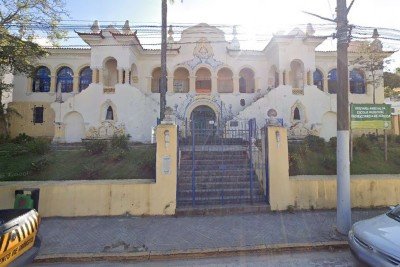 MP e PC investiga um caso de maus-tratos contra menino de 10 anos que foi obrigado pela diretora da Escola Padre Correia de Almeida, no Sul de Minas a beber a própria urina  -  (crédito: Google Street View/ Reprodução)
