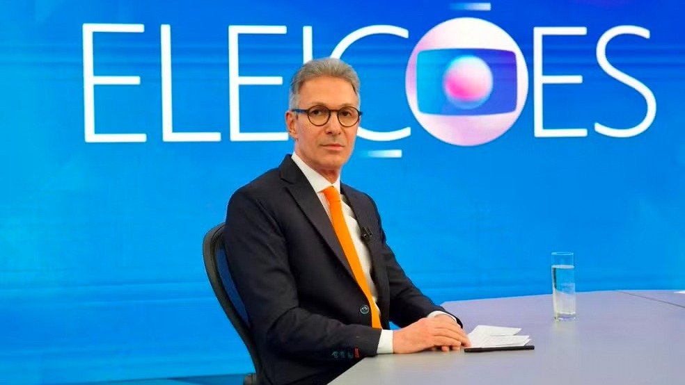 C&eacute;sar Tralli comanda as entrevistas com candidatos &agrave; Presid&ecirc;ncia da Rep&uacute;blica no Jornal Nacional, realizadas em est&uacute;dio da TV Globo. -  (crédito: Globo/ Manoella Mello)
