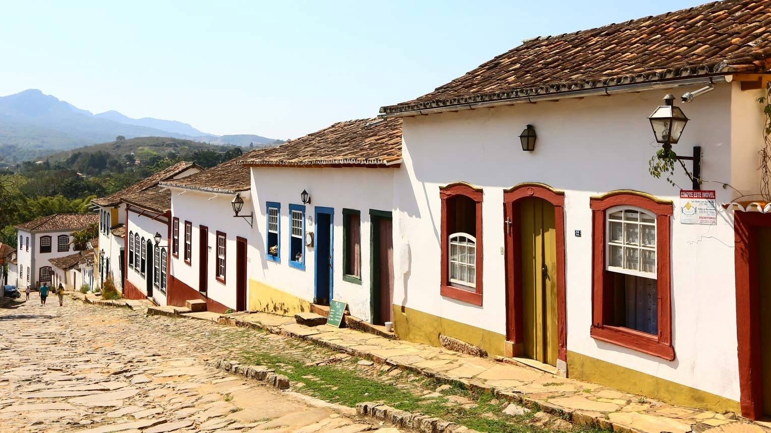 A diversidade de destinos tur&iacute;sticos, como as cidades hist&oacute;ricas de Minas Gerais, &eacute; um atrativo fundamental para a recupera&ccedil;&atilde;o do setor no estado -  (crédito: Unsplash)