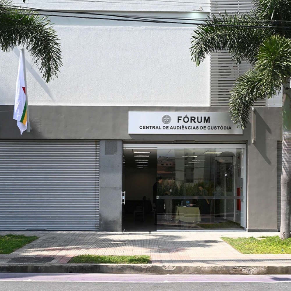 Justiça concede liberdade a mulher suspeita de forjar o próprio sequestro