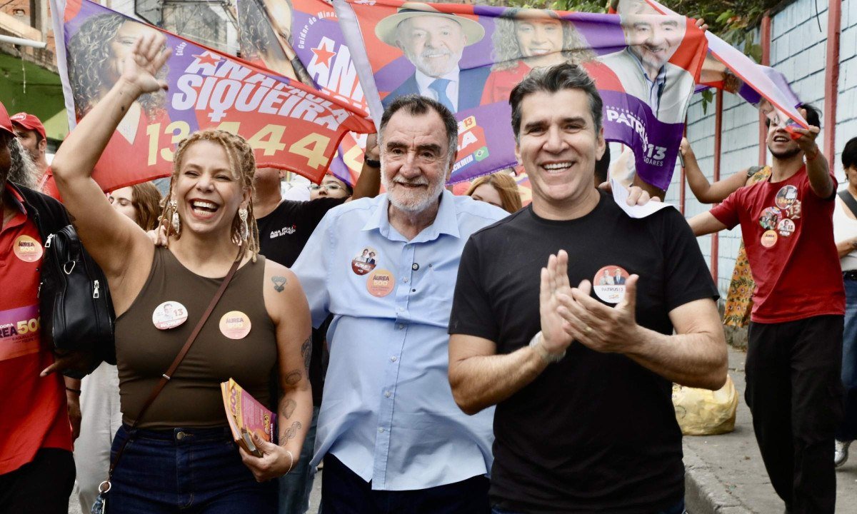 Patrus esteve acompanhado do vice, Jarbas Soares (PSB) e da candidata ao Senado Áurea Carolina (Psol) - (crédito: Divulgação/Campanha Patrus)