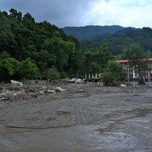 Nepal: número de mortes passa de 90 após avalanche de lama -  AFP
