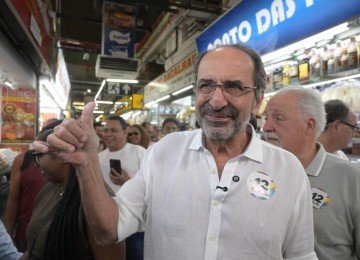 Kalil visita Mercado Central e diz que não fará 'papagaiada na internet' -  (crédito: Leandro Couri/Divulgação)