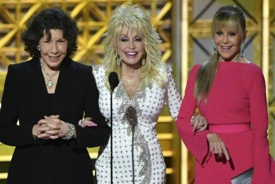 Lily Tomlin, Dolly e Jane Fonda se tornaram amigas nos bastidores de 'Como Eliminar Seu Chefe'
 -  (crédito: Frederic J. Brown/17.set.17/AFP)