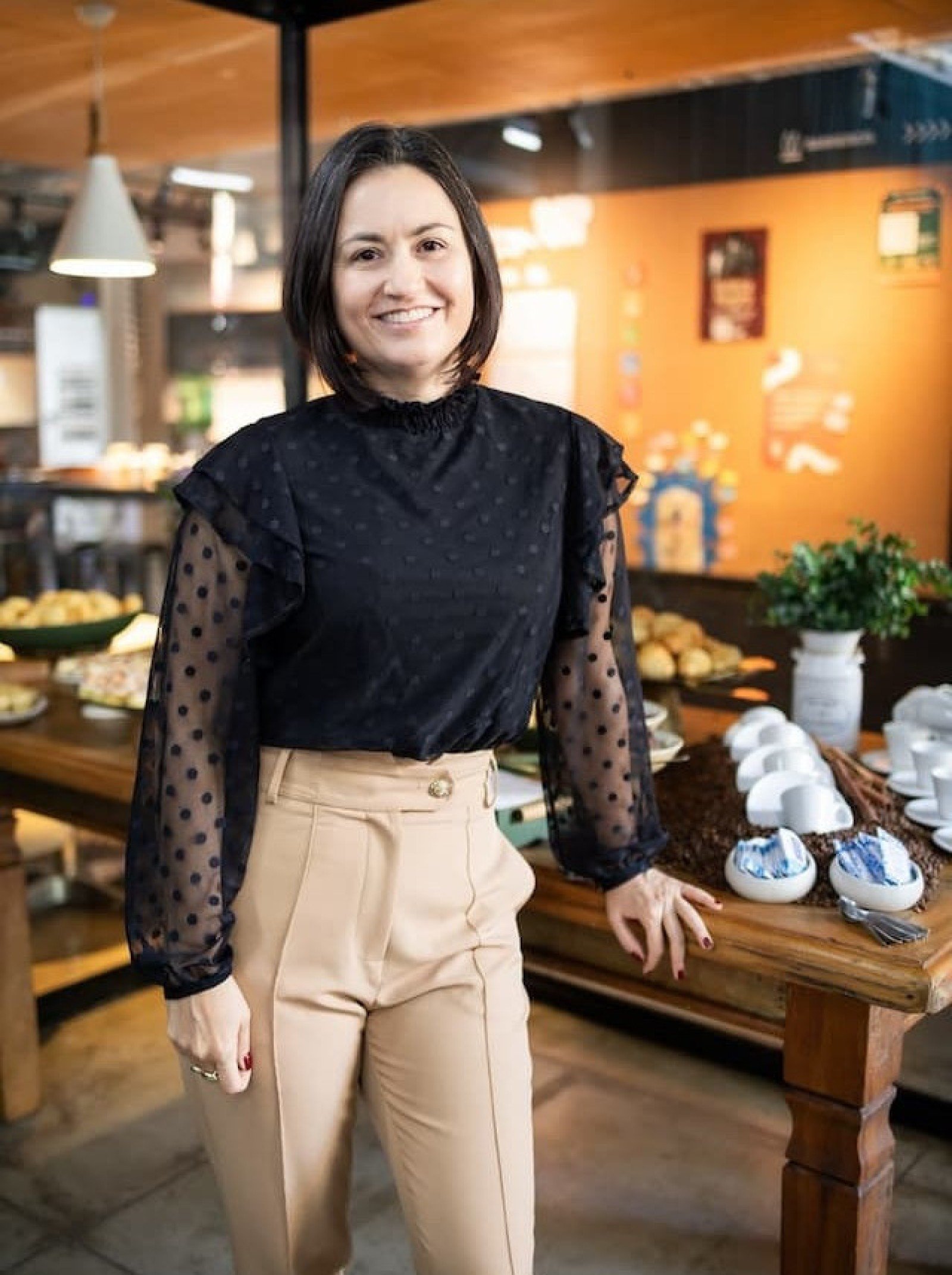 "J&aacute; imaginava que a sele&ccedil;&atilde;o de restaurantes era mais criteriosa e nunca me decepcionei. Sempre s&atilde;o bons restaurantes" - L&eacute;a Ara&uacute;jo, colunista de gastronomia