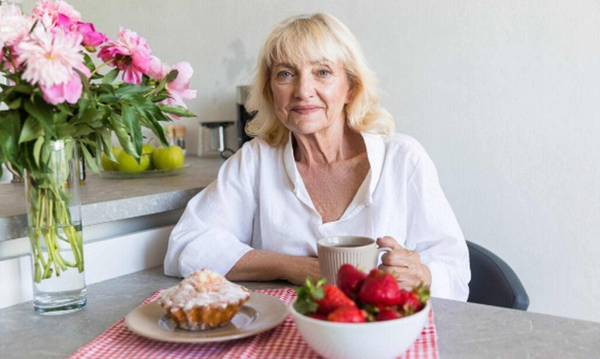 Nutrição é um dos pilares para preservar a massa muscular e reduzir o risco de fragilidade, quedas e perda da independência funcional na menopausa - (crédito: Magnific)