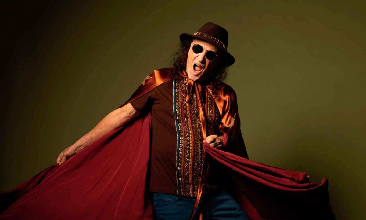 Alceu Valença diz que o show terá repertório escolhido especificamente para apresentações para grandes públicos - (crédito: Leo Aversa/Divulgação)